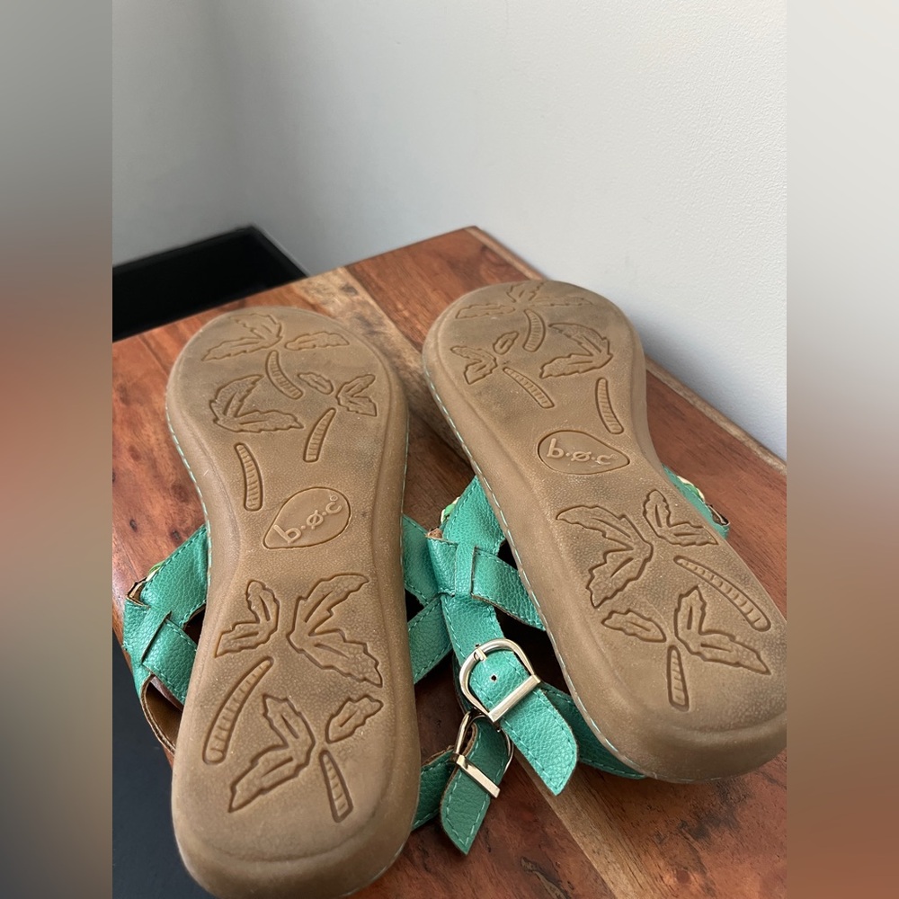 B.O.C Born Green , gold and green braided Sandals, faux leather size 9 - Picture 6 of 9